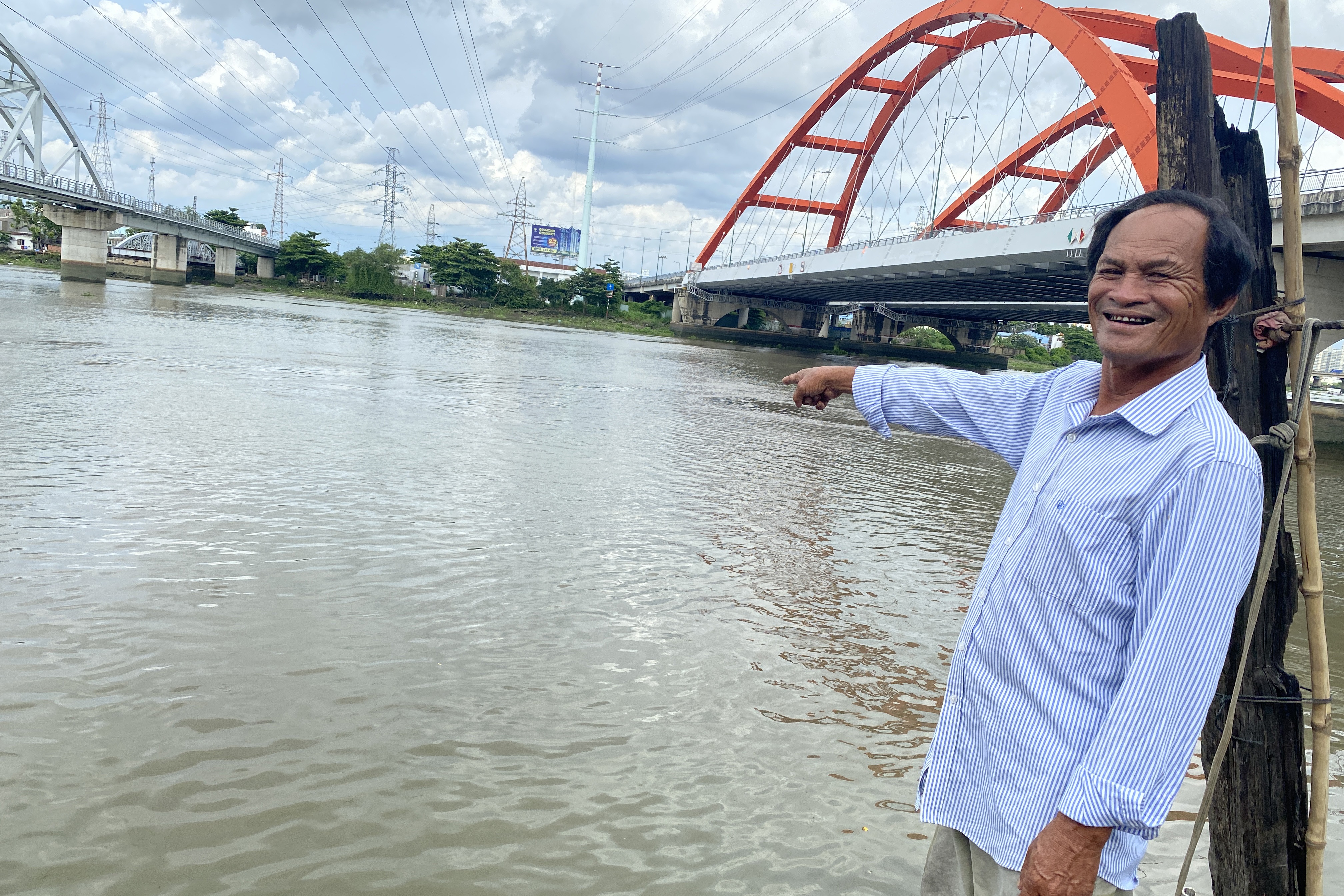 vot xac tren song anh 1