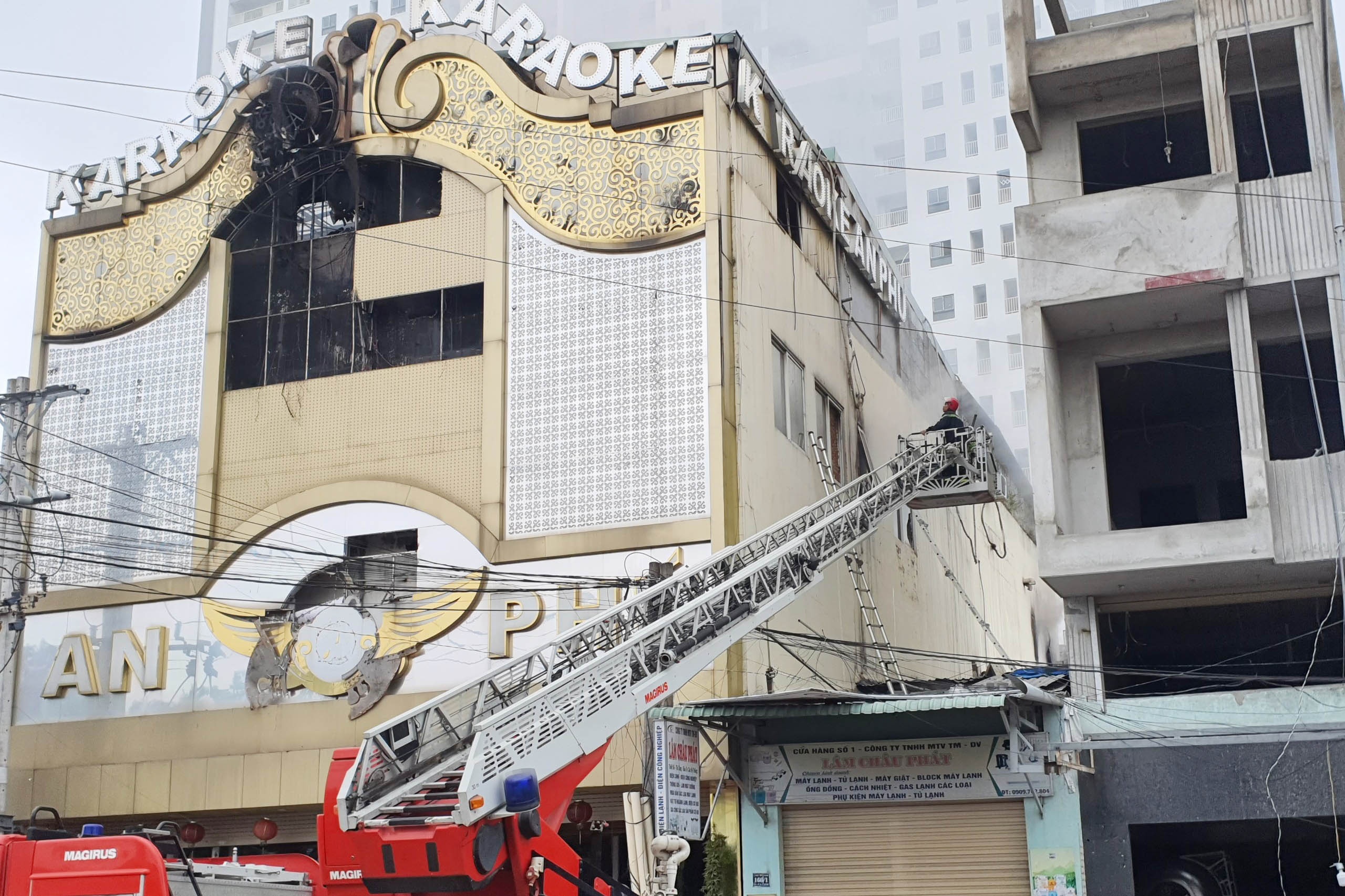 chay quan karaoke anh 2