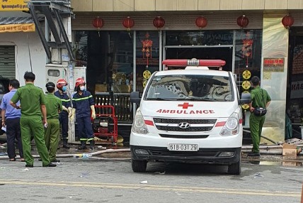 Phat hien them 2 thi the trong phong hat quan karaoke o Binh Duong hinh anh