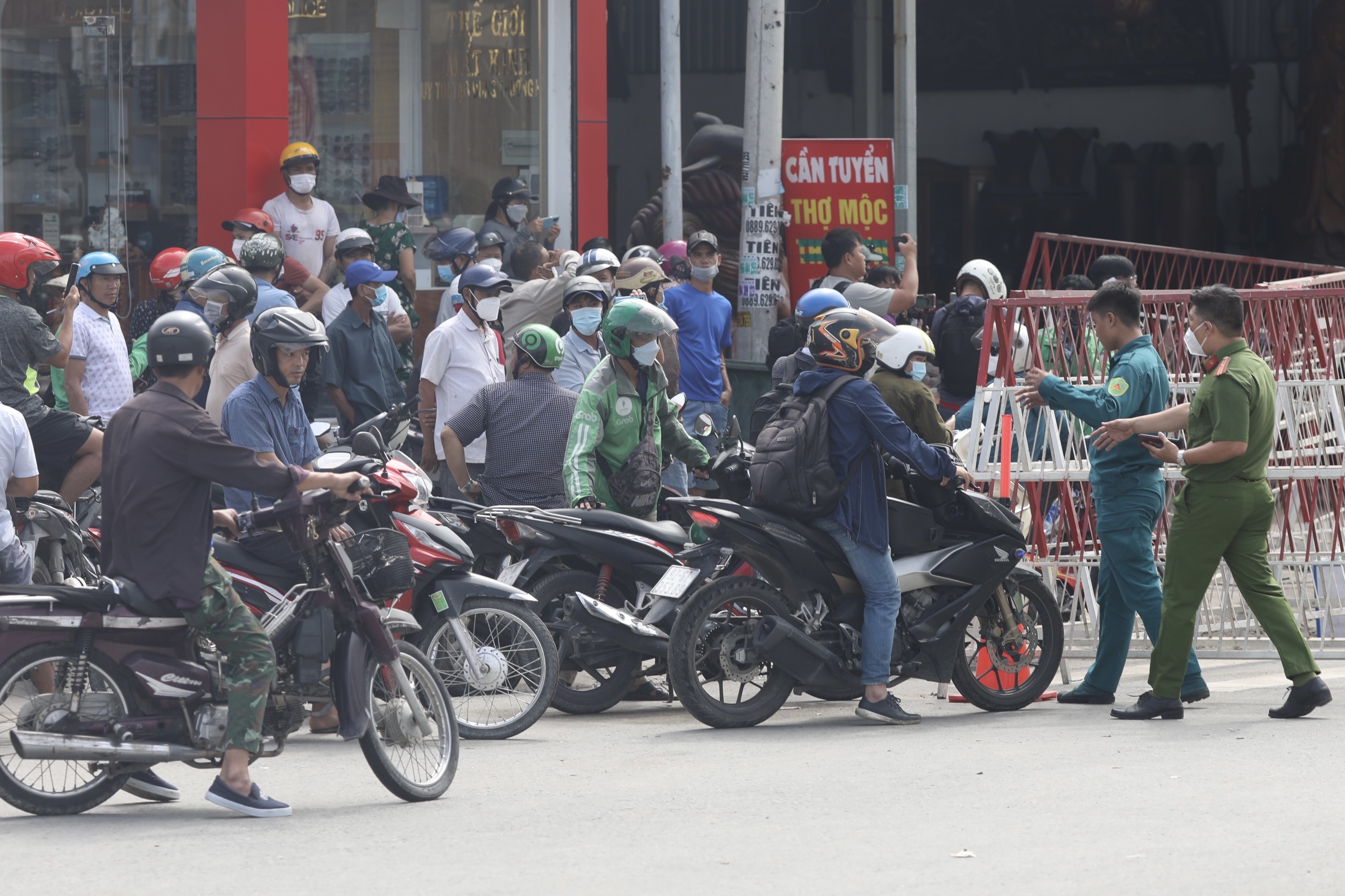 chay karaoke An Phu anh 5