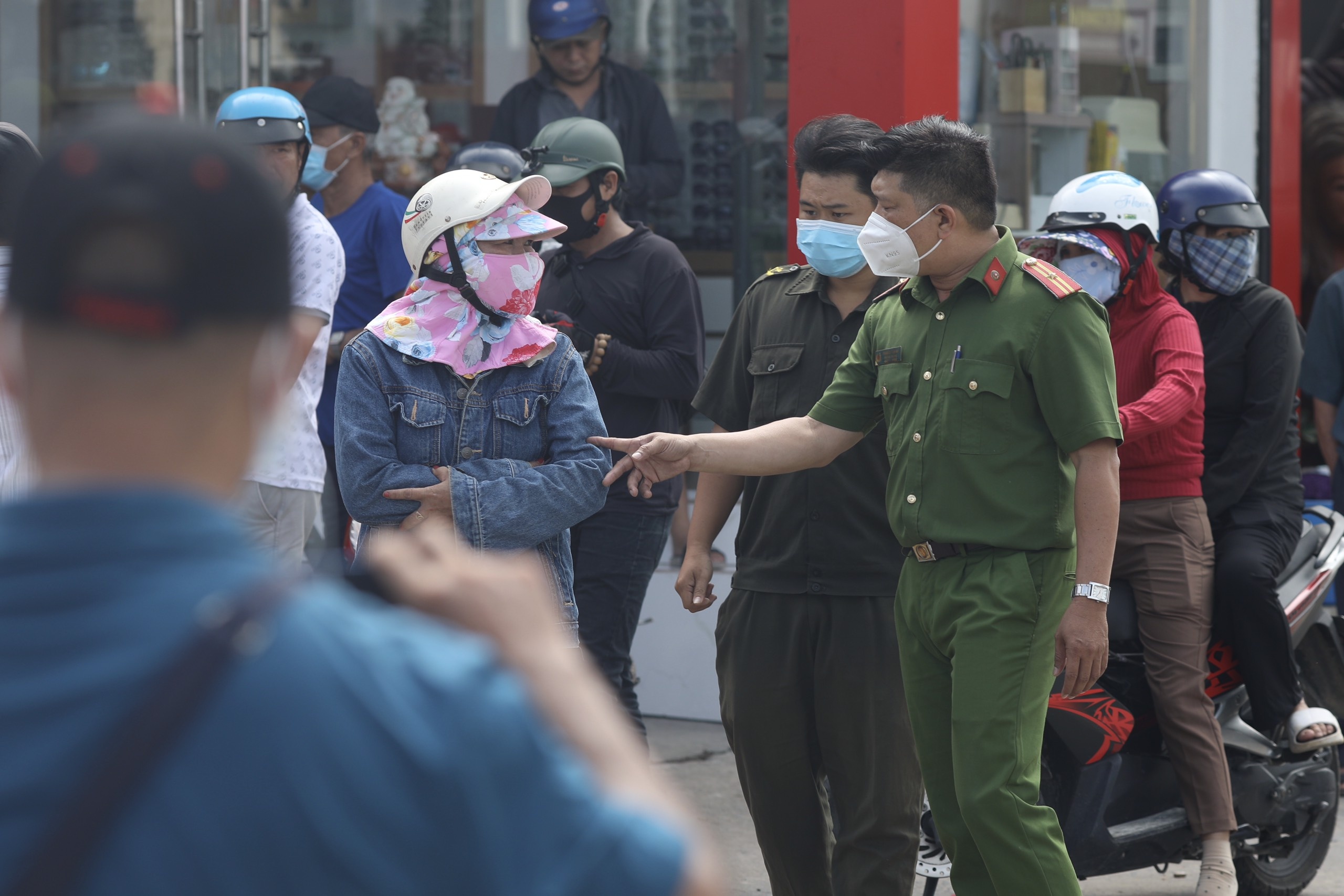 chay karaoke An Phu anh 6