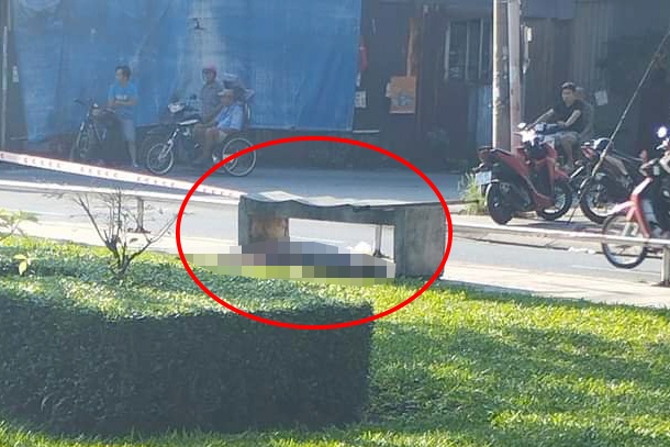 chet tren bai co anh 1