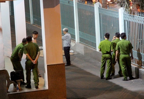 Be gai 14 tuoi roi tu tang cao chung cu o TP.HCM hinh anh