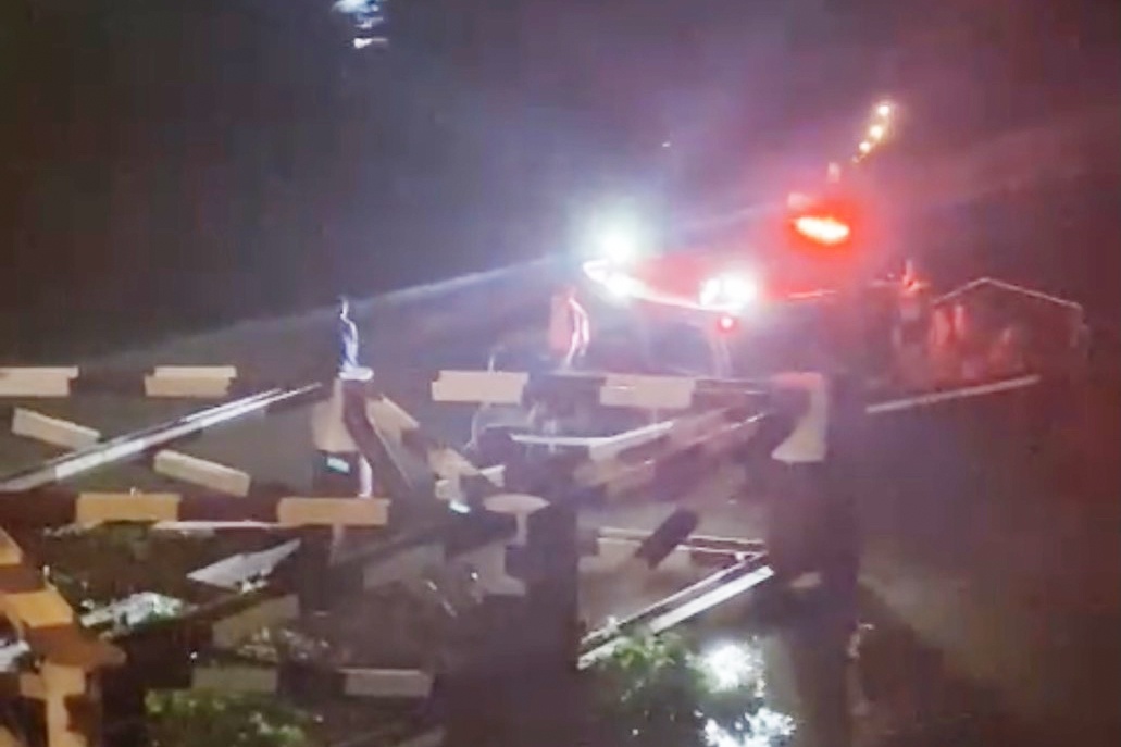 Mau thuan voi vo, nguoi dan ong nhay song Sai Gon hinh anh