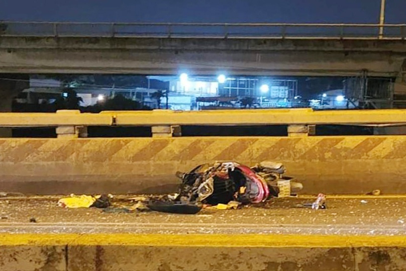 Bac tin don 3 nguoi danh ghen bi roi xuong song Sai Gon hinh anh