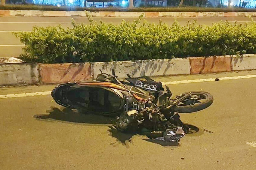 Hai xe may va cham tren dai lo o TP.HCM, mot nguoi chet hinh anh