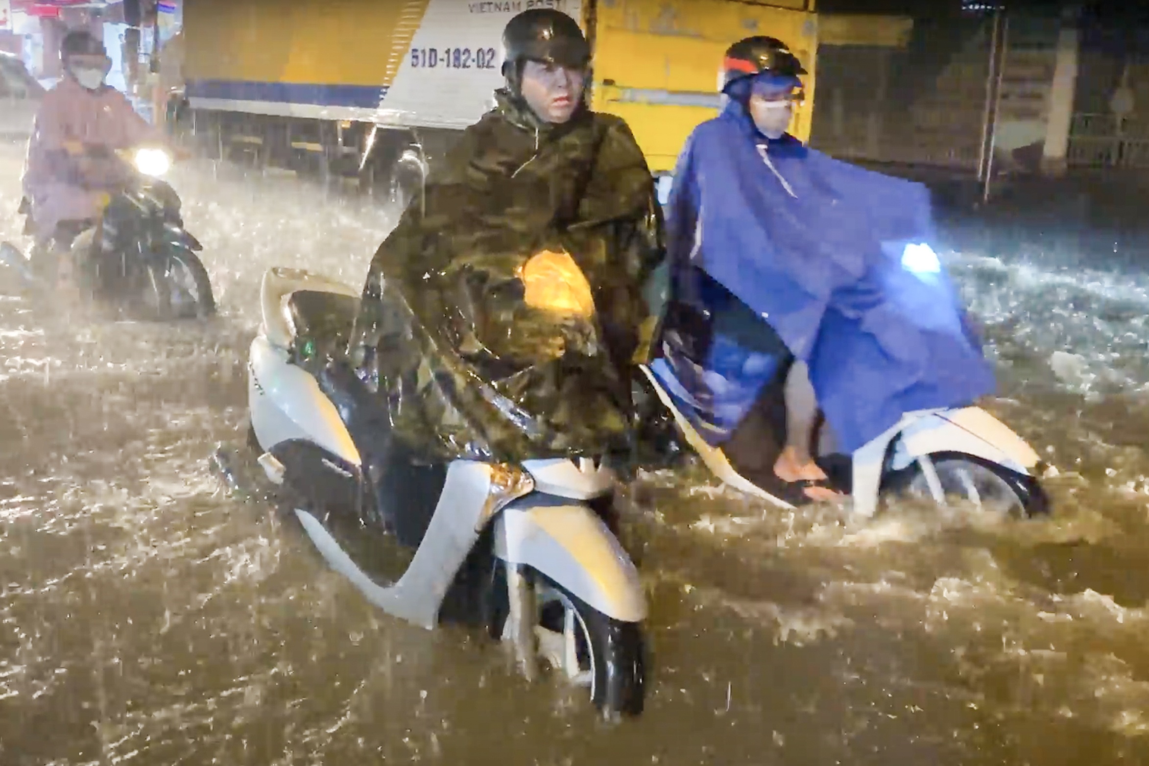 ngap quoc lo 50 anh 1