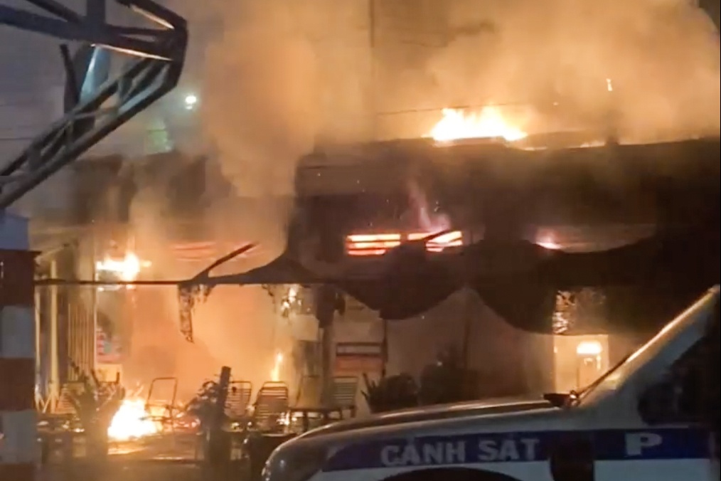 chay tiem sua xe anh 1