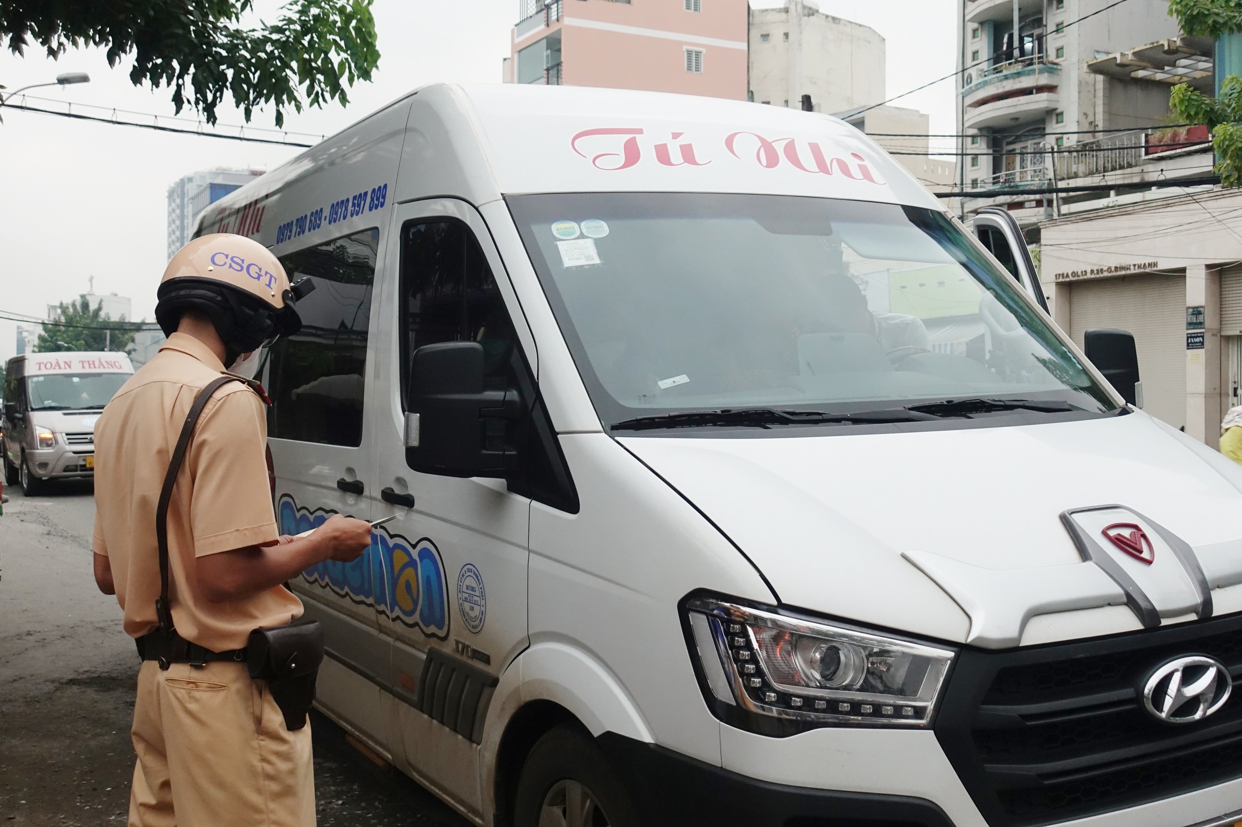 CSGT xu phat anh 1