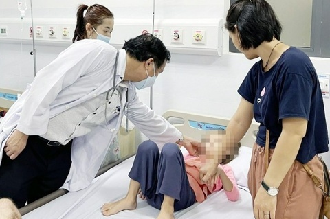 16 hoc sinh o Tien Giang nhap vien cap cuu sau khi an banh, uong sua hinh anh