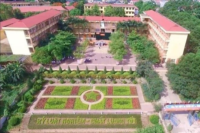 nu sinh nga tu vong anh 1