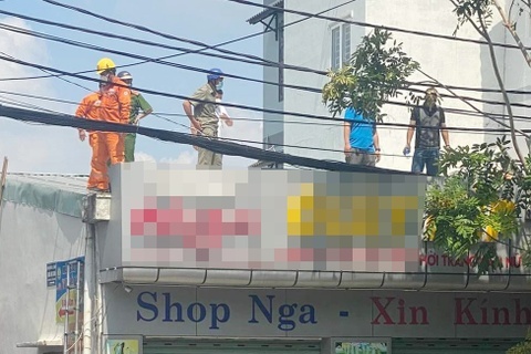 Nhan vien lap dat Internet bi dien giat bat tinh o TP.HCM hinh anh