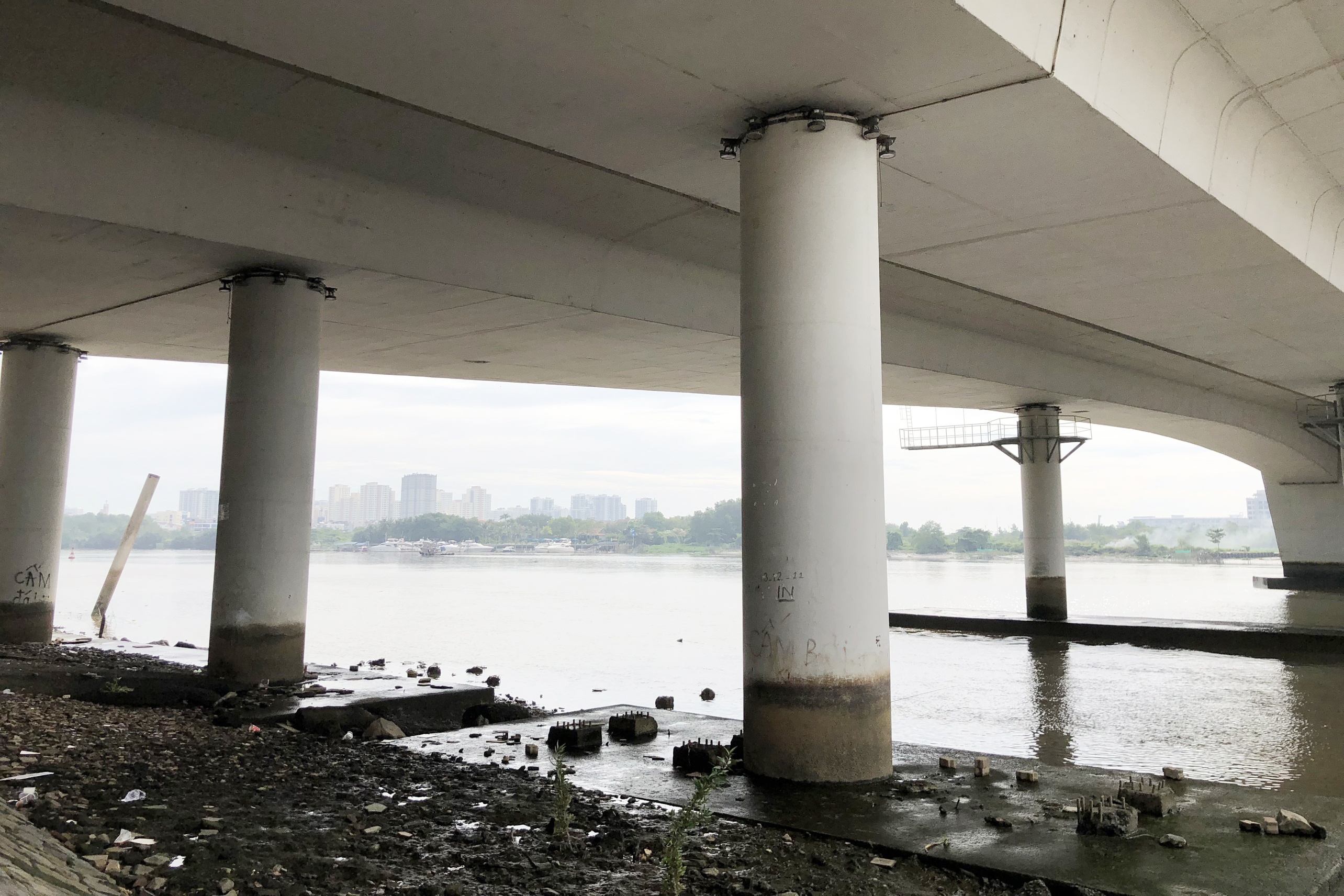 thi the noi tren song anh 1