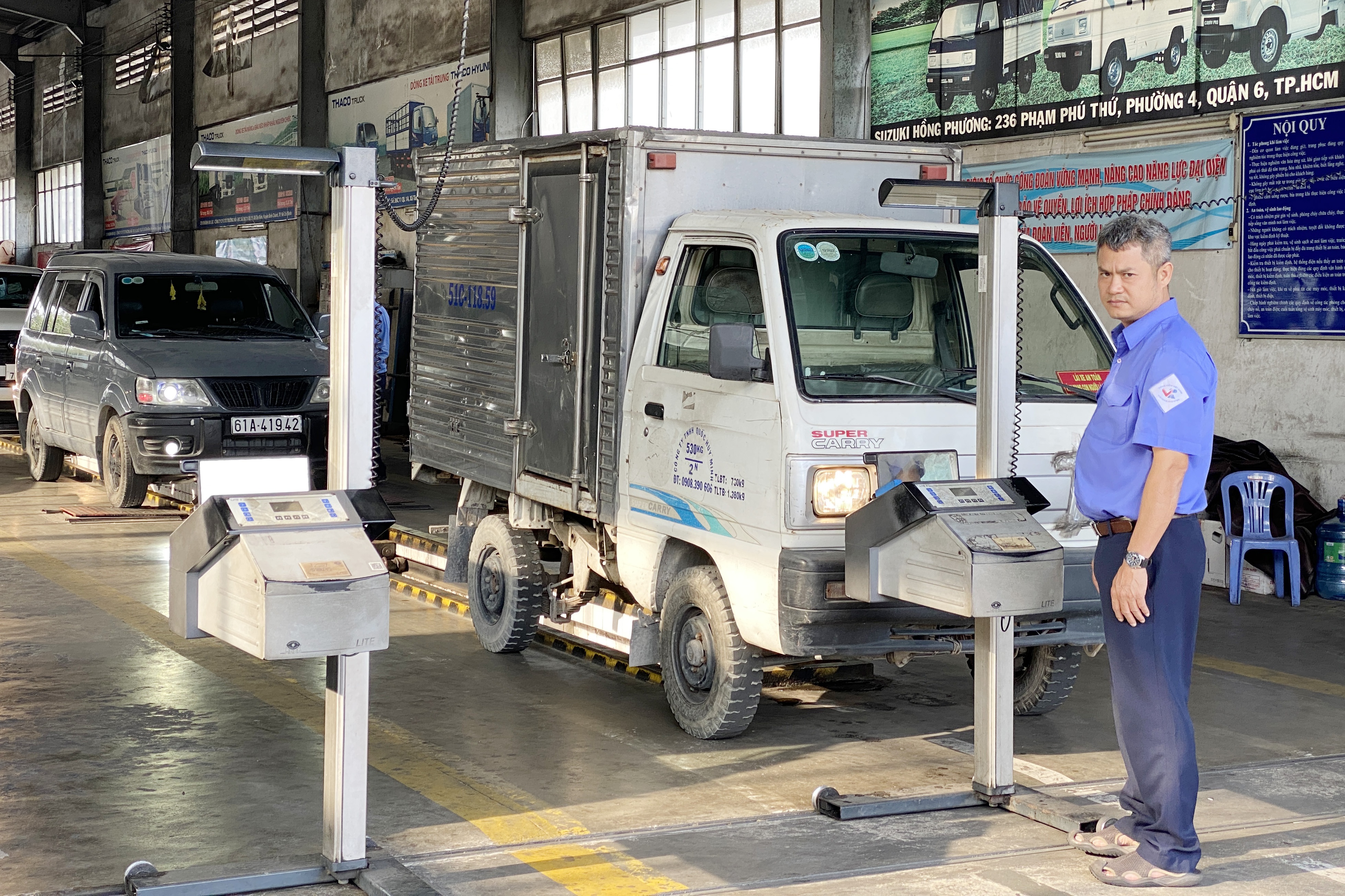 Kho nhu di dang kiem oto o TP.HCM hinh anh