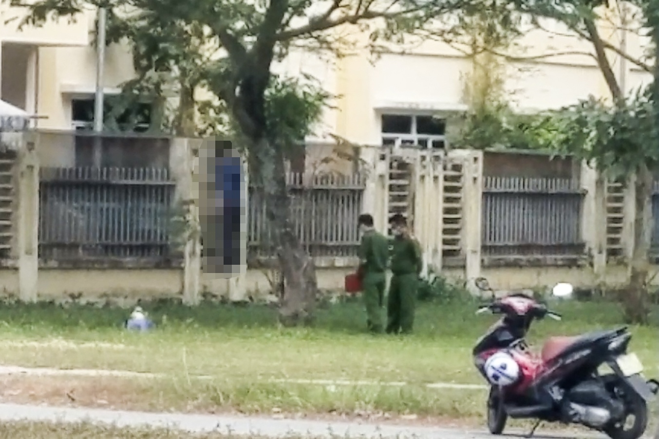 Nguoi dan ong tu vong trong tu the treo co o TP.HCM hinh anh