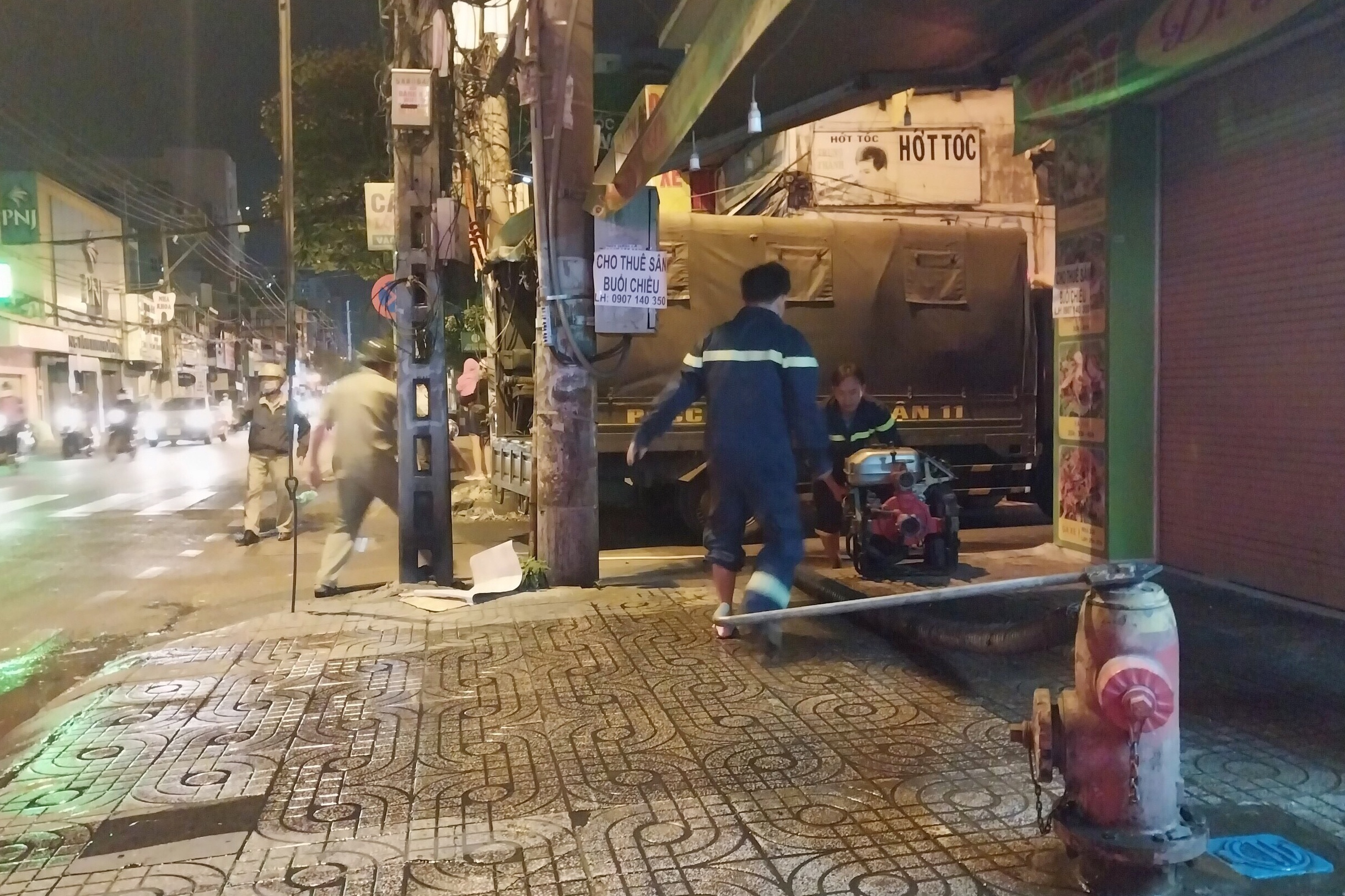 chay nha Au Co anh 1