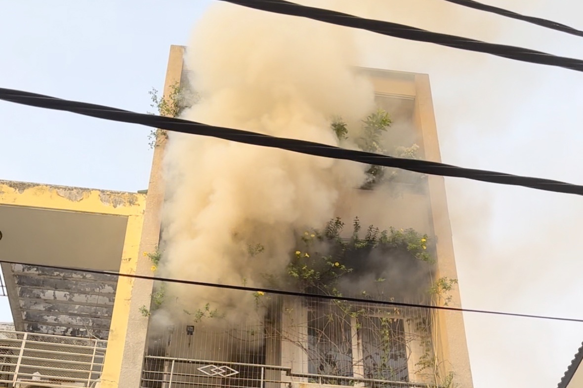 Chay nha 3 tang o TP.HCM hinh anh