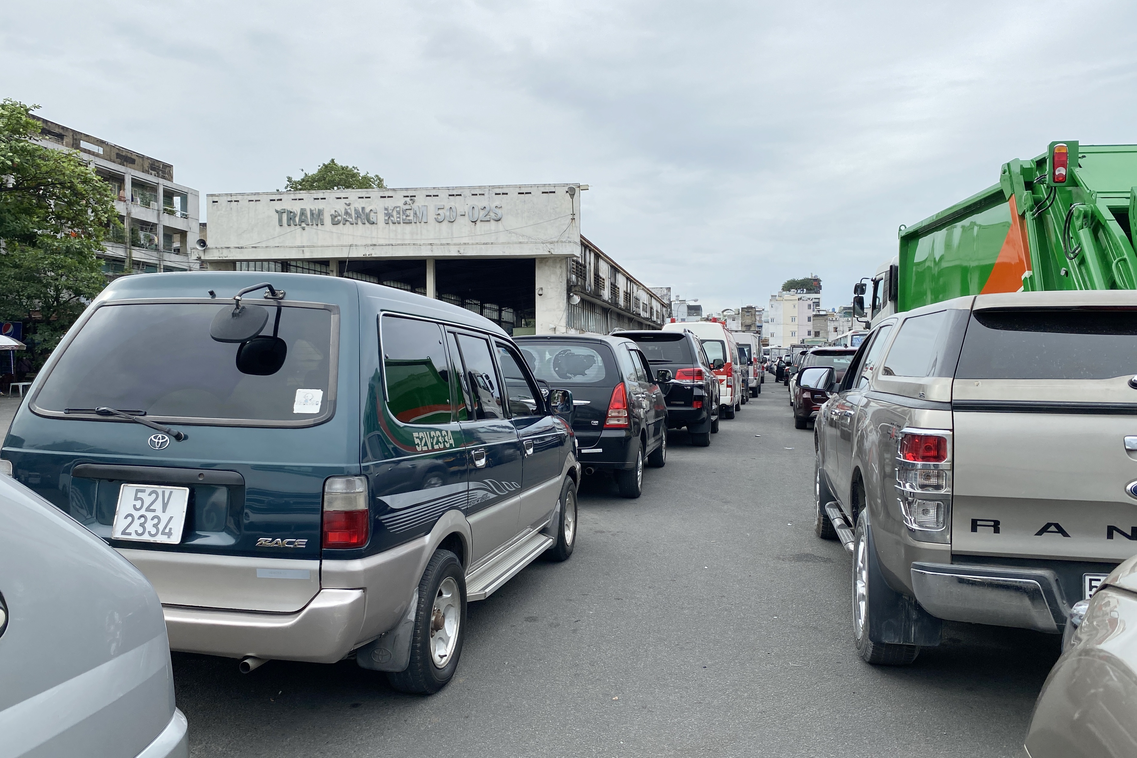 dang kiem o TP.HCM anh 2