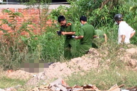 Thi the nguoi dan ong chay den ben le duong o TP.HCM hinh anh