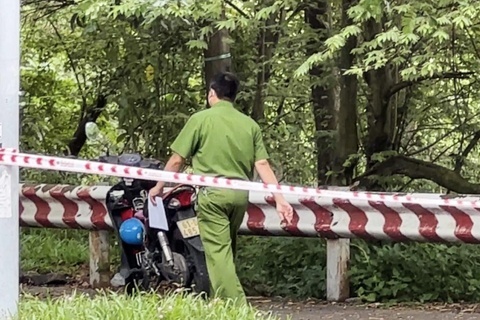 Tim than nhan nguoi dan ong treo co tren nui o Dong Nai hinh anh