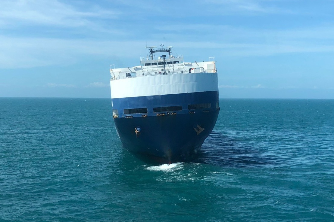 chay tau cho oto anh 1