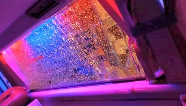 nem da xe khach anh 1