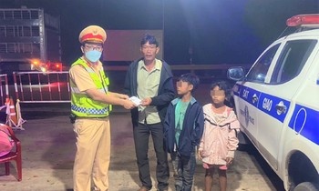 Khong xin duoc viec lam, bo dat 2 con di bo tu Dak Nong ve Tra Vinh hinh anh