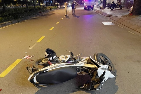 Hai xe may va cham tren dai lo o TP.HCM, mot nguoi tu vong hinh anh