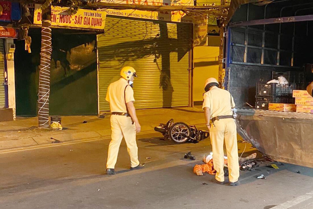 Tai nan lien tiep o TP.HCM, 2 nam thanh nien tu vong hinh anh