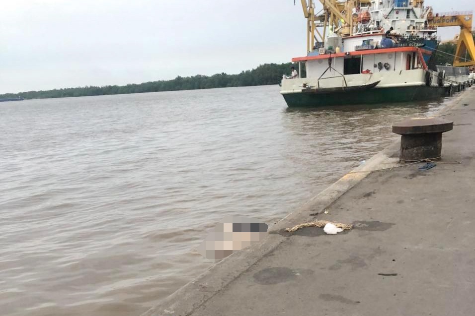 thi the tren song anh 1