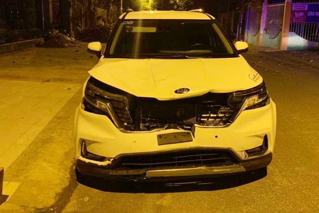 Tong 5 nguoi bi thuong o TP.HCM, tai xe oto khai da uong bia hinh anh