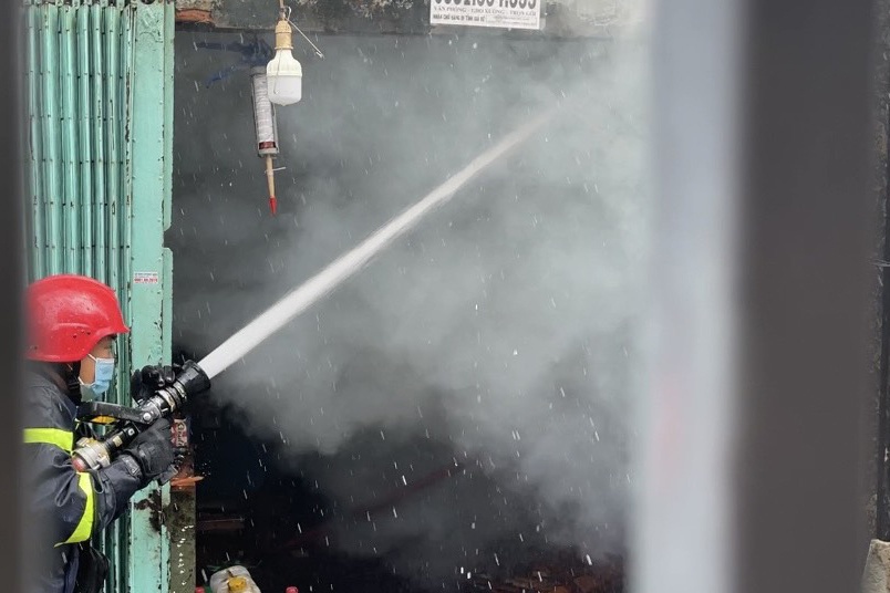 Hoa hoan thieu rui xuong go o TP.HCM hinh anh