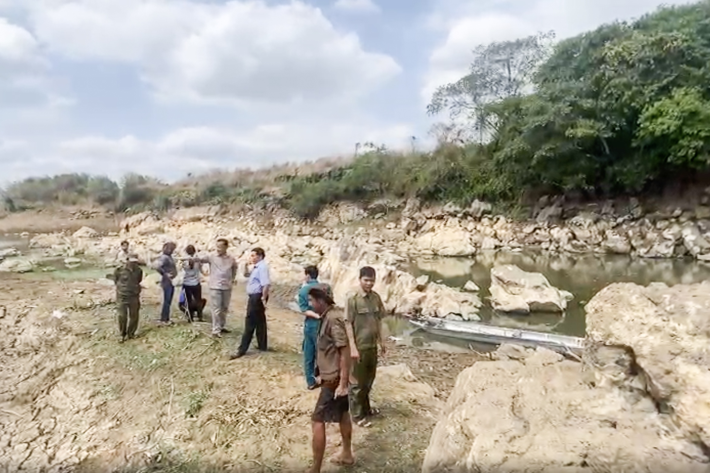 cuu ban bi duoi nuoc anh 1