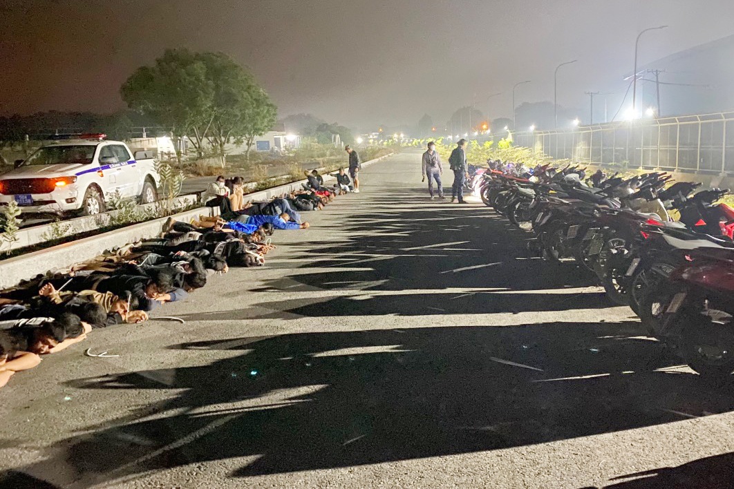 dua xe trai phep anh 2