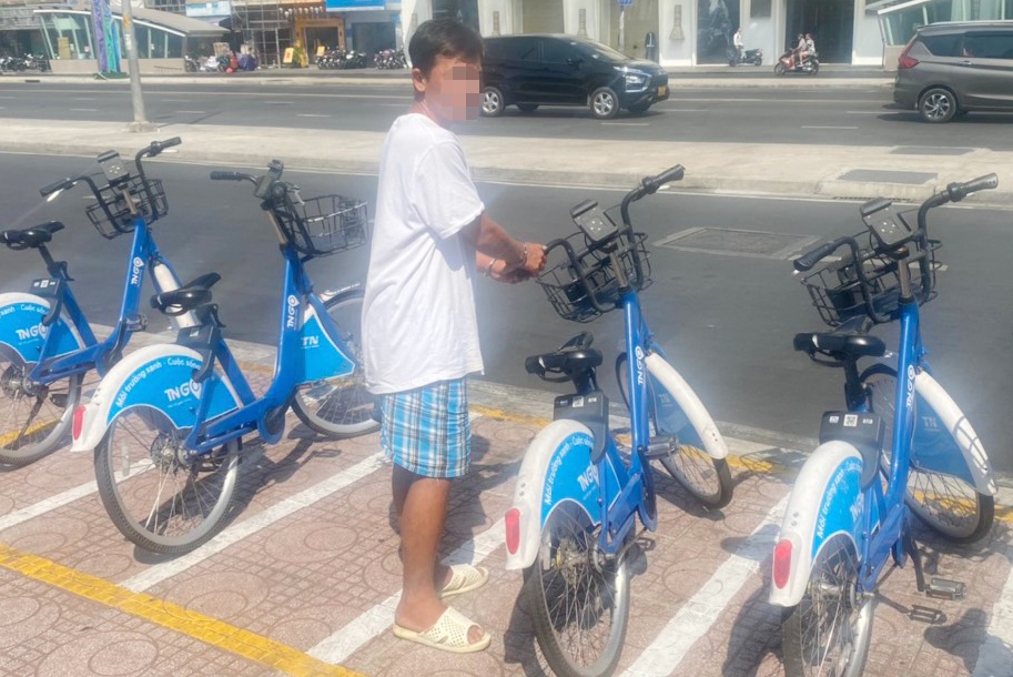 Lan theo GPS, tim duoc nguoi dan ong trom xe dap cong cong o TP.HCM hinh anh