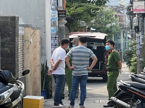 Nguoi dan ong tu vong tren via he o TP.HCM hinh anh