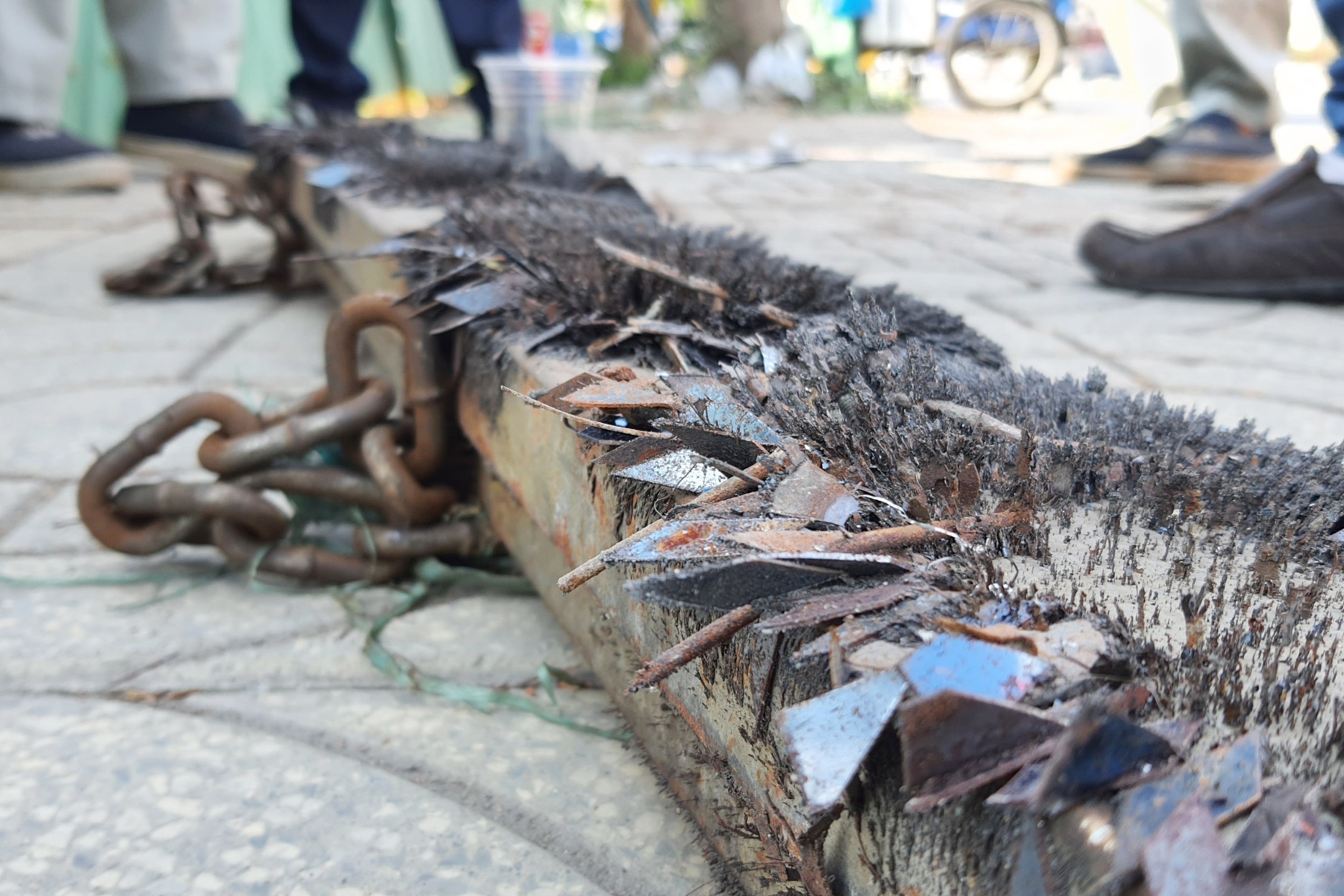 Tai dien nan rai dinh tren quoc lo 1 o TP.HCM hinh anh