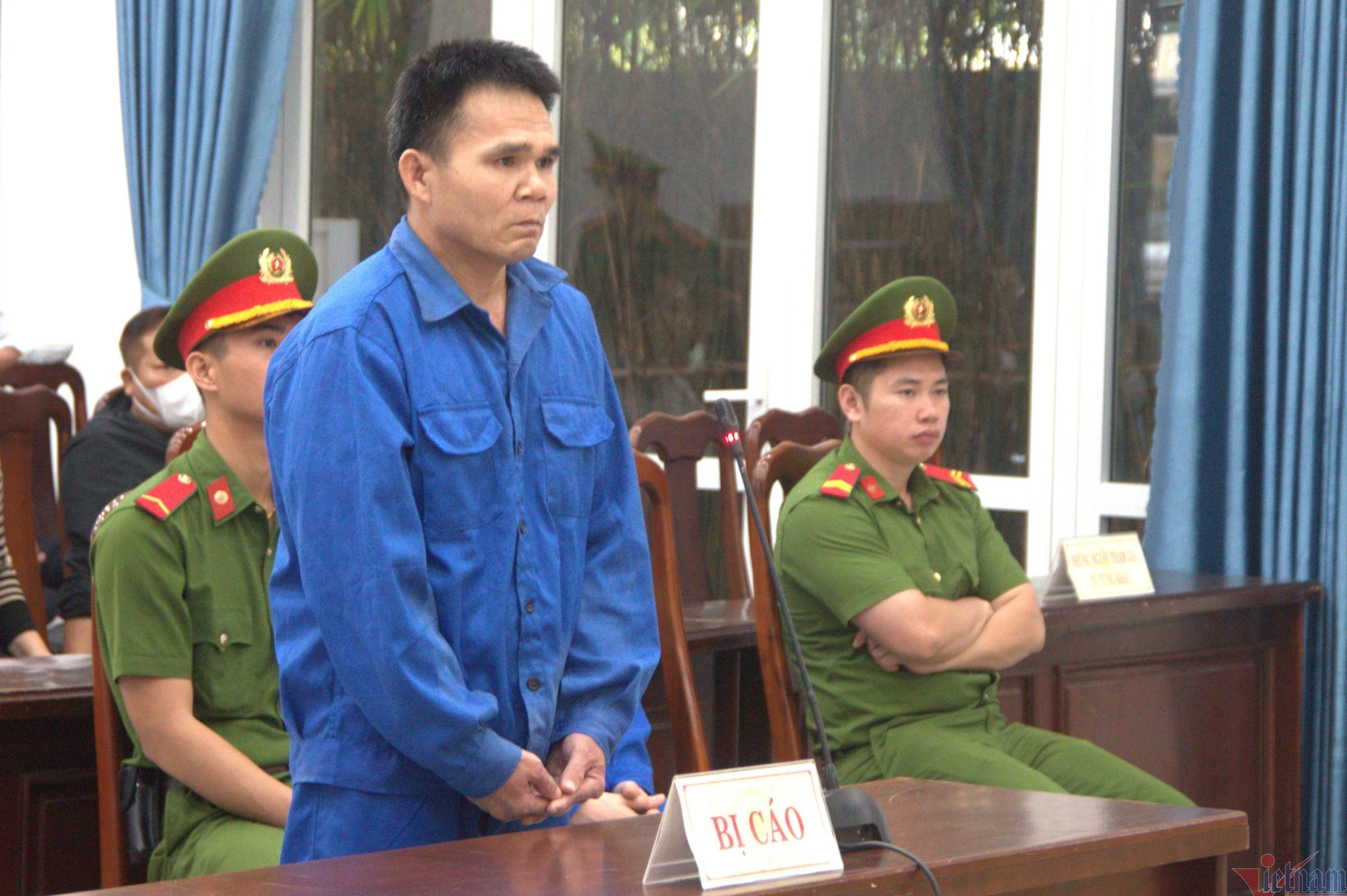 Mua xang dot nha hang xom, nguoi dan ong linh an 20 nam tu hinh anh