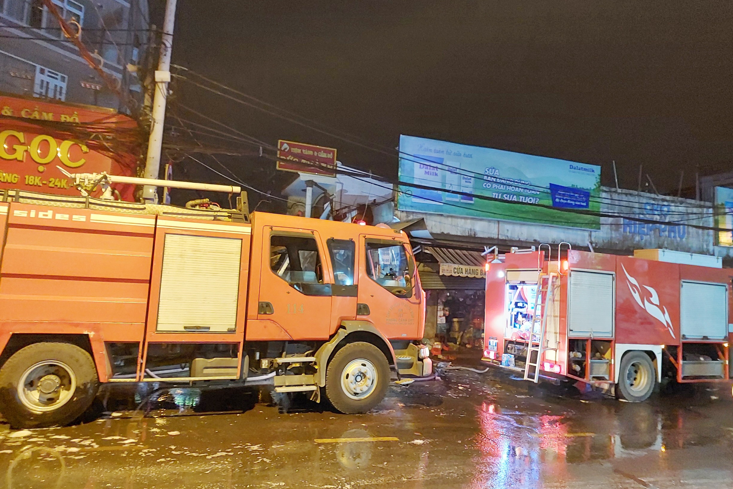Chay tiem tap hoa o TP.HCM, nhieu nguoi phai di doi tai san hinh anh