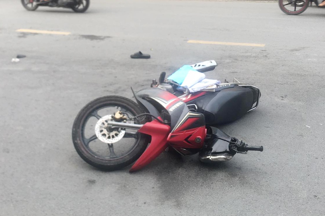 Co gai 20 tuoi tu vong khi va cham xe tai o TP.HCM hinh anh