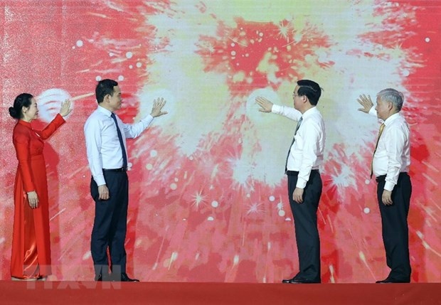 Chu tich nuoc: Dong hanh voi Hoi Chu thap Do tro giup nguoi ngheo hinh anh