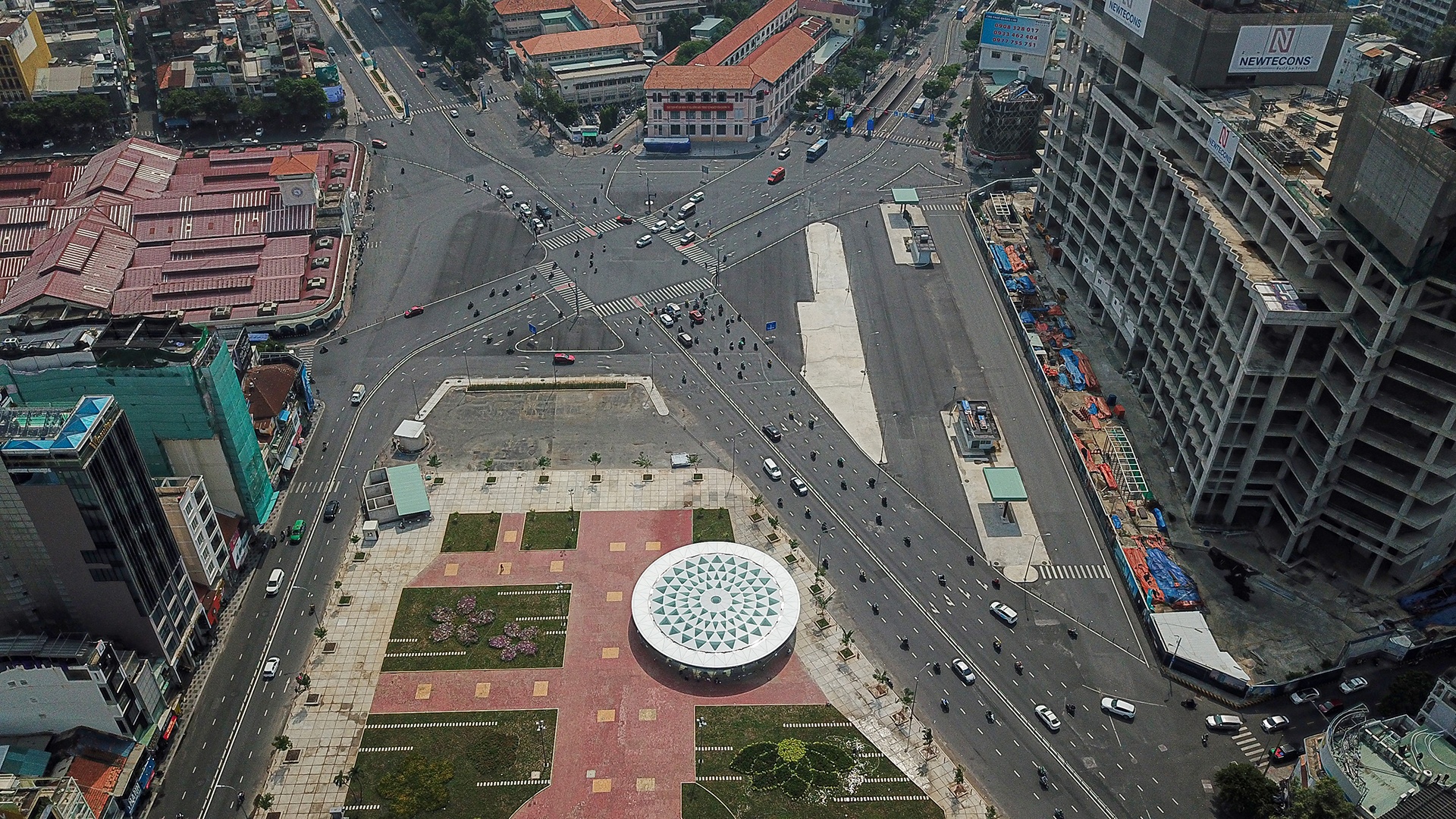 gieng troi hoa sen anh 1