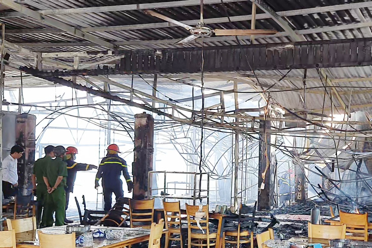 Hoa hoan thieu rui quan lau de hinh anh