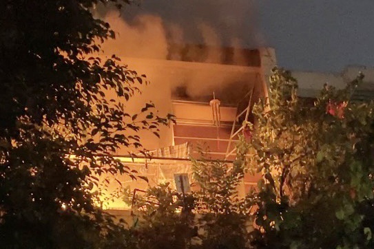 Cuu cu ba thoat khoi can nha 2 tang boc chay o TP.HCM hinh anh