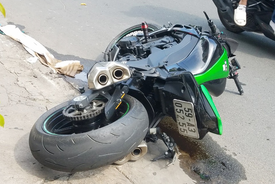 Kawasaki Z1000 gap tai nan o TP.HCM hinh anh