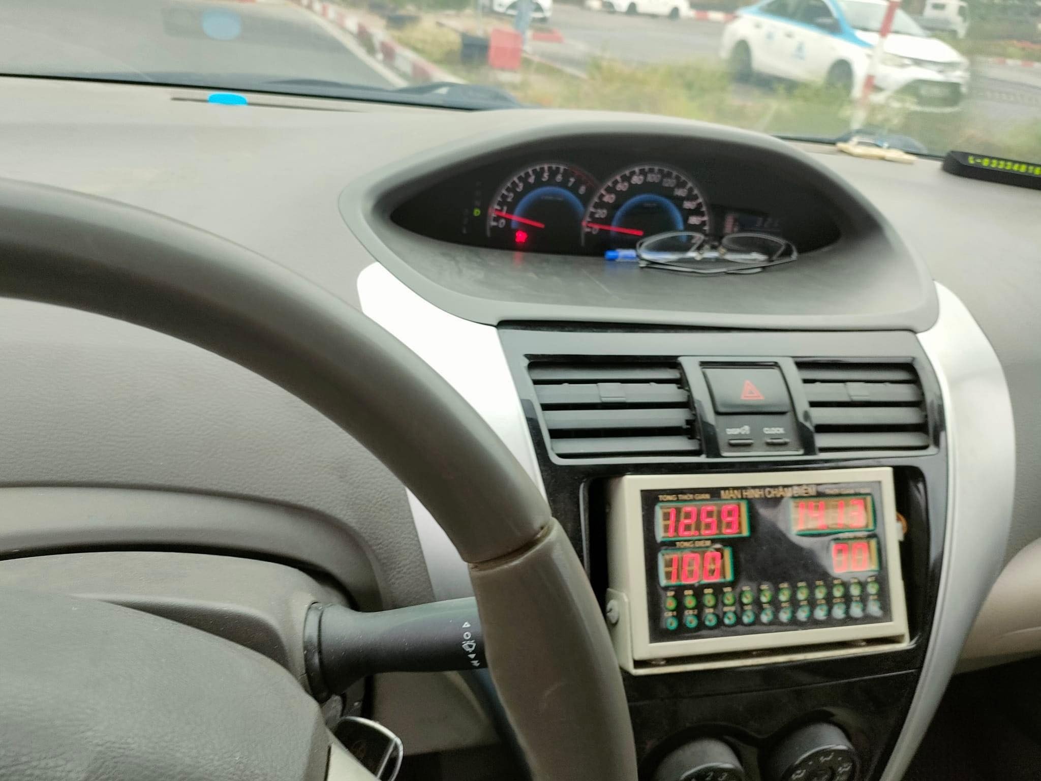 Cong cu giam sat DAT truc trac gay kho cho nguoi hoc lai xe hinh anh