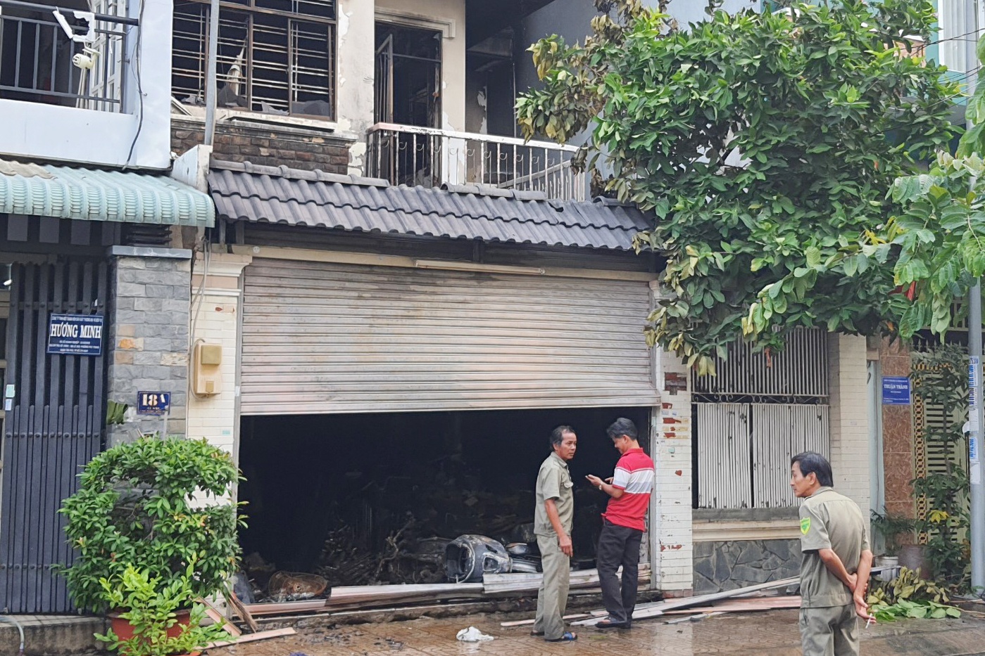 Chay nha 2 lau o TP.HCM, mot nguoi chet hinh anh