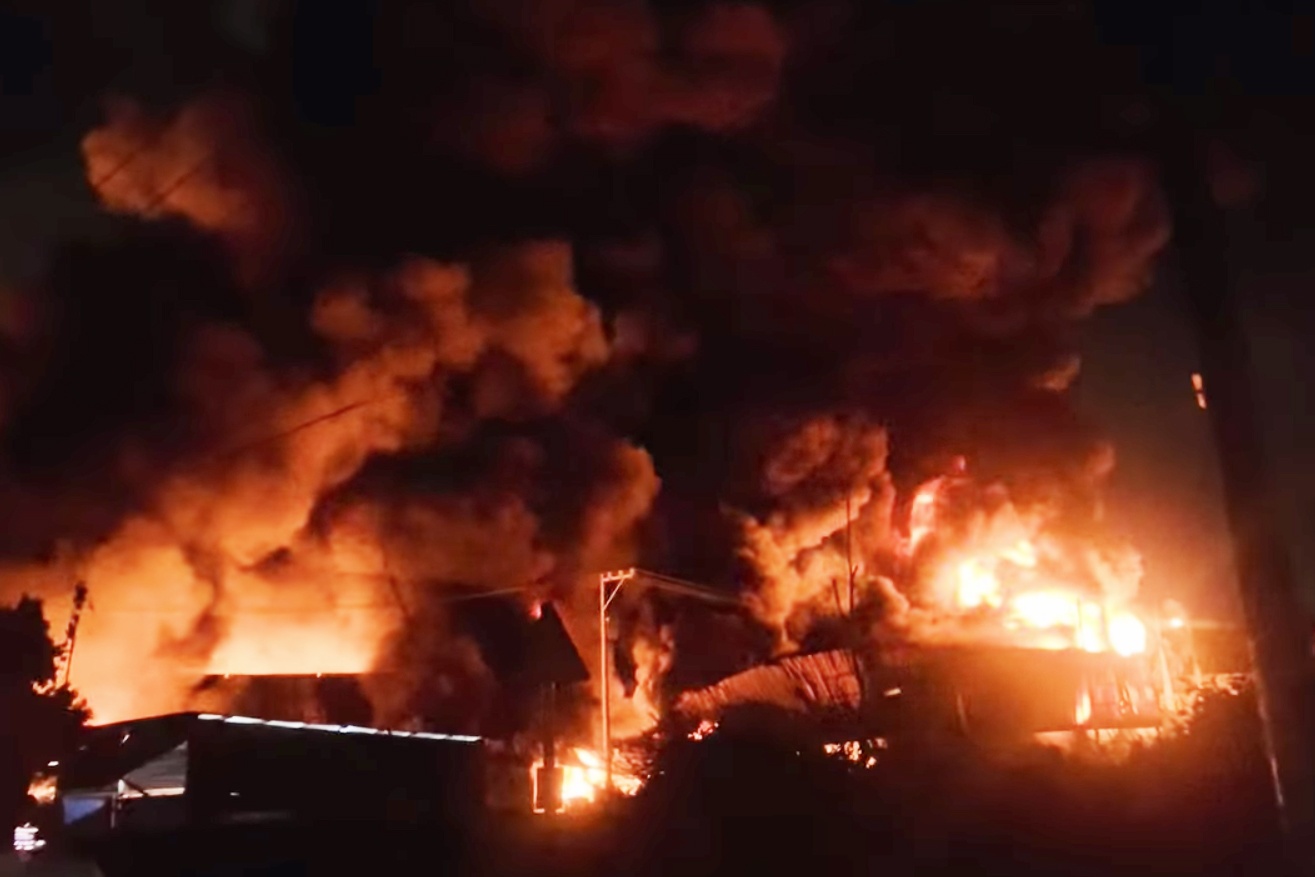 Hoa hoan thieu rui nha xuong cua 2 cong ty o Long An hinh anh