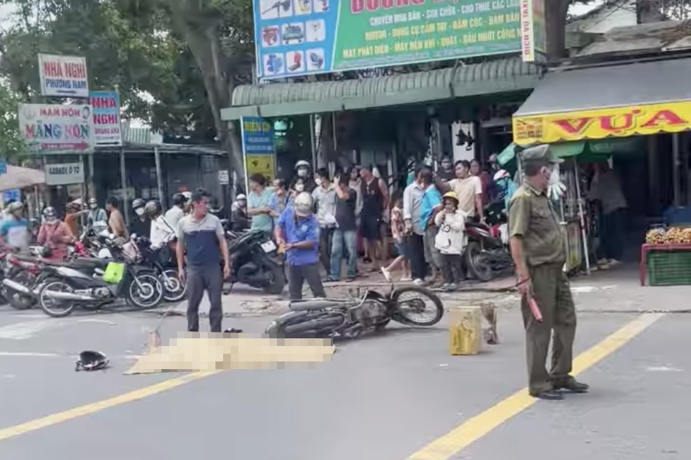 Nu sinh 16 tuoi bi xe ben can tu vong tren duong den truong hinh anh