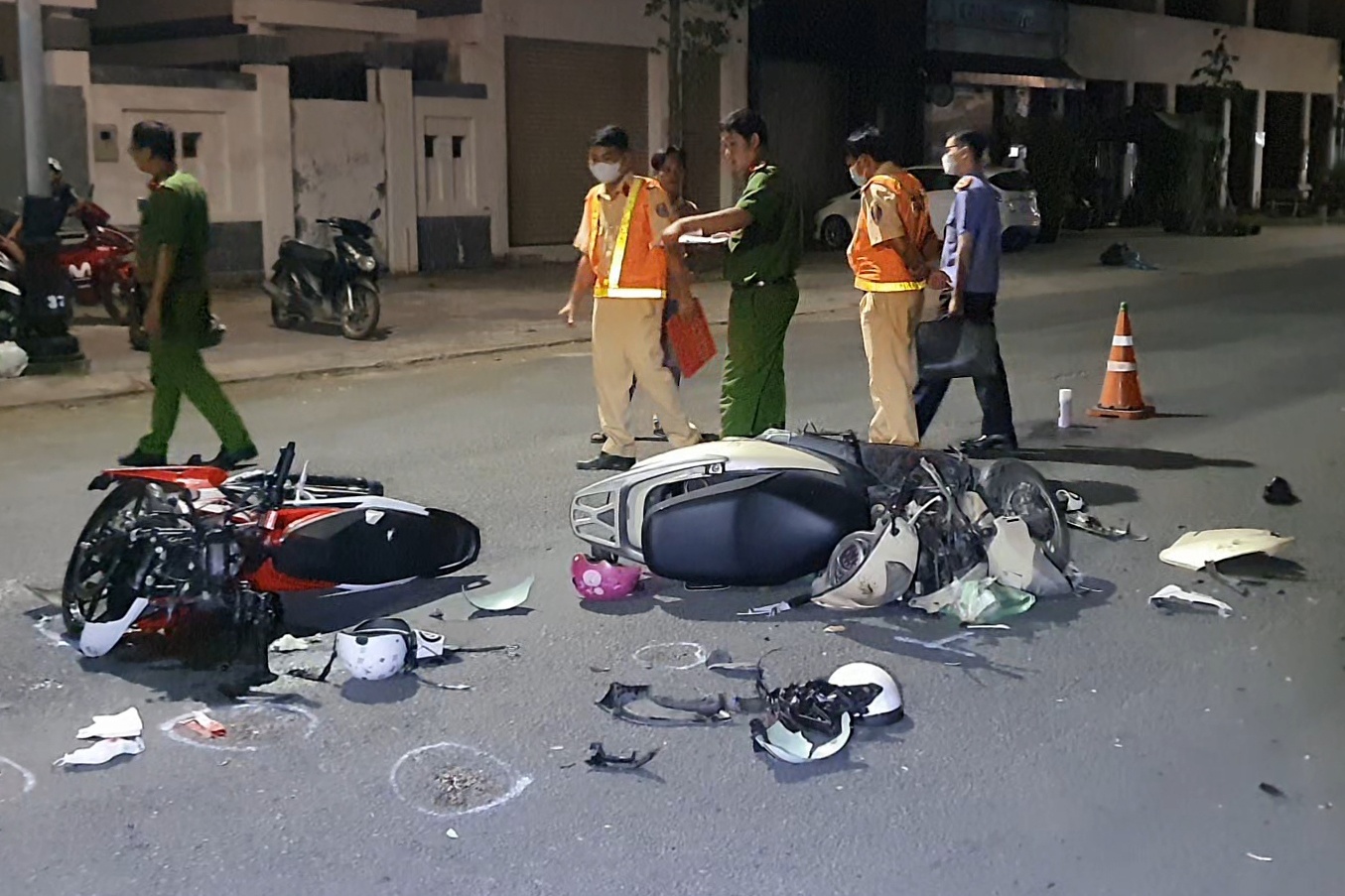 Hai nguoi tu vong sau va cham xe may o Tien Giang hinh anh